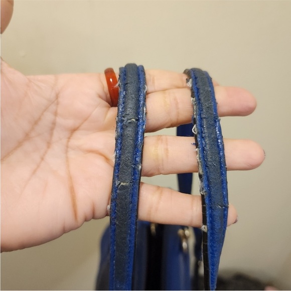 COACH blue leather shoulder bag with long strap - Picture 7 of 16